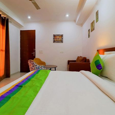 Treebo Rejoice 52 - 3Km From Huda City Metro Station Badshahpur Exterior photo