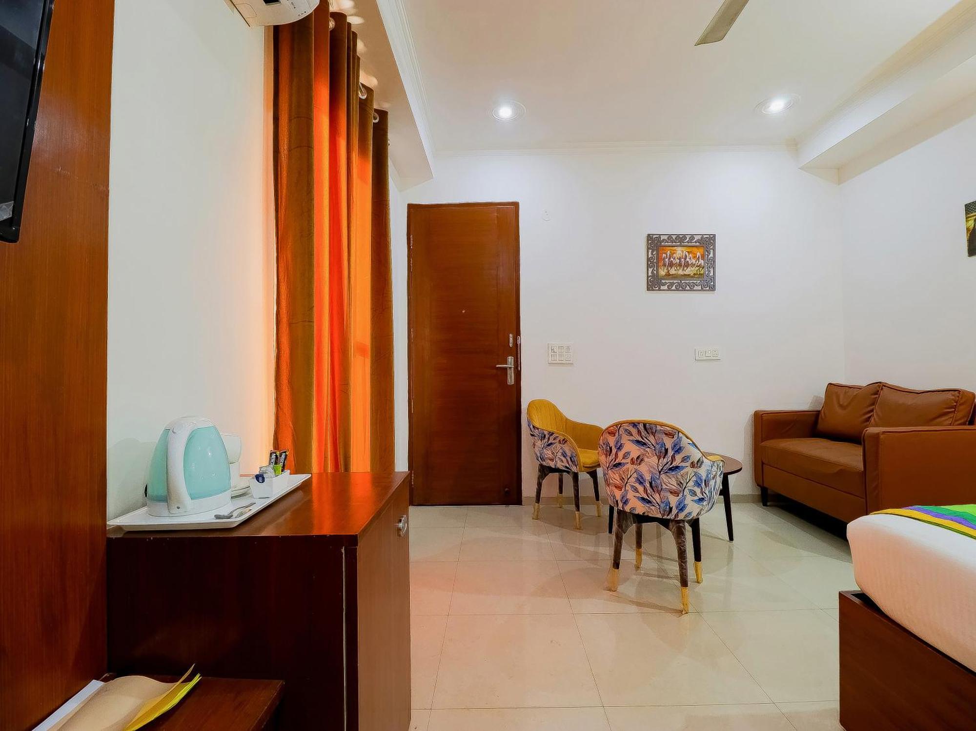 Treebo Rejoice 52 - 3Km From Huda City Metro Station Badshahpur Exterior photo