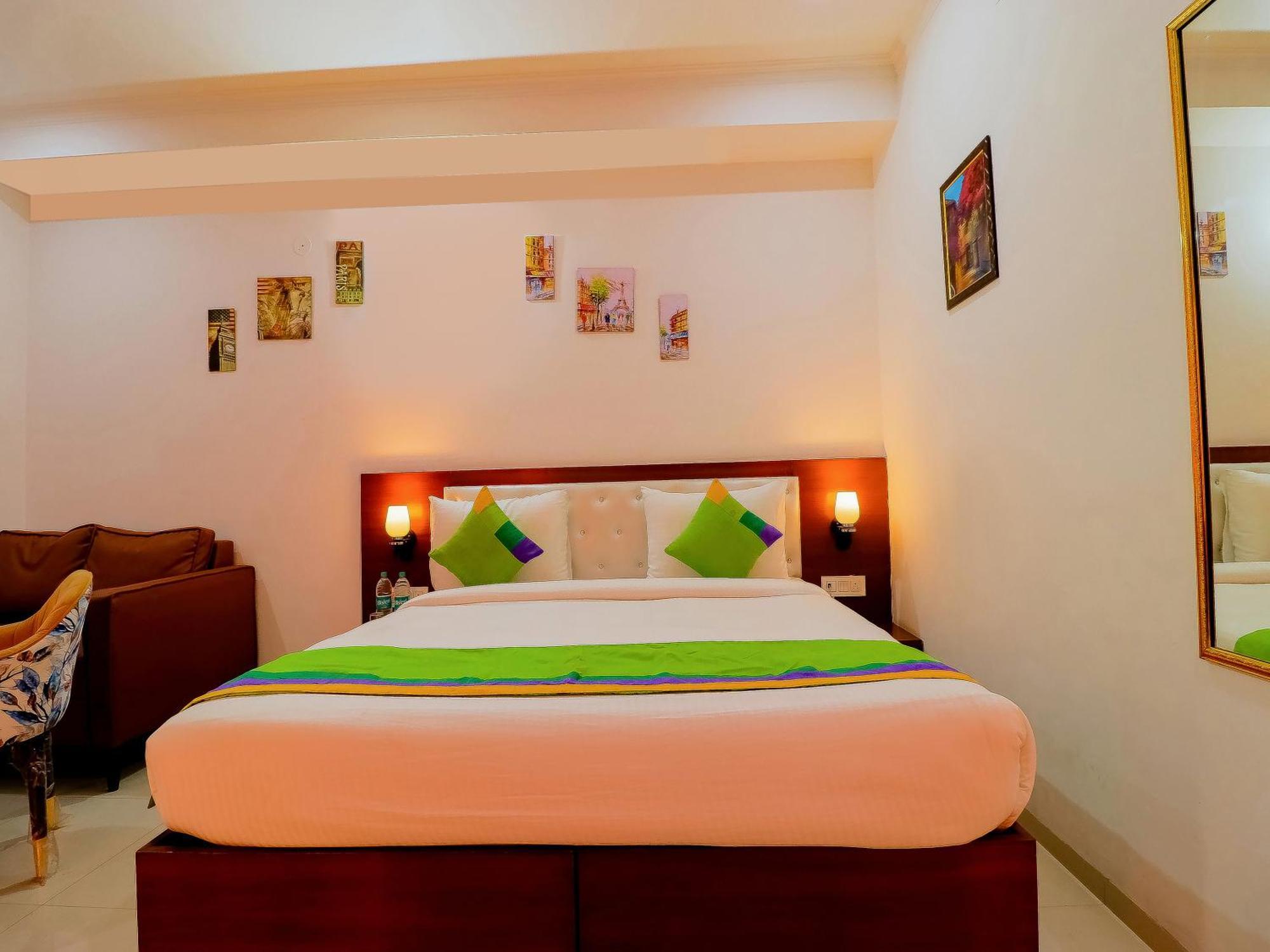 Treebo Rejoice 52 - 3Km From Huda City Metro Station Badshahpur Exterior photo