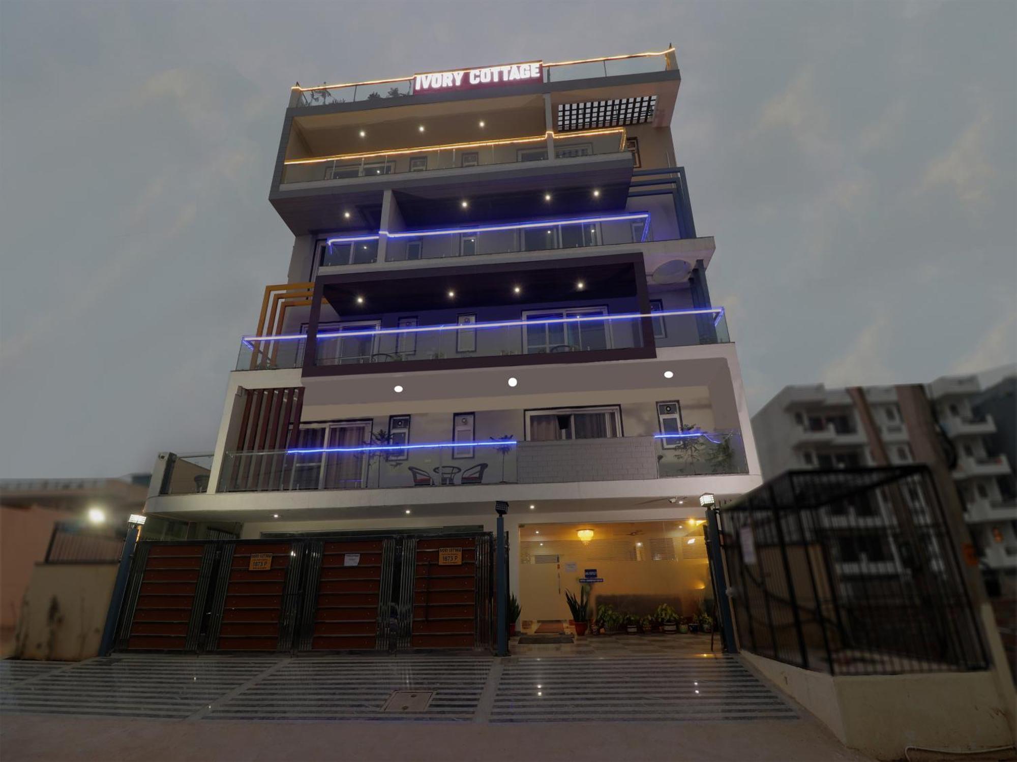 Treebo Rejoice 52 - 3Km From Huda City Metro Station Badshahpur Exterior photo
