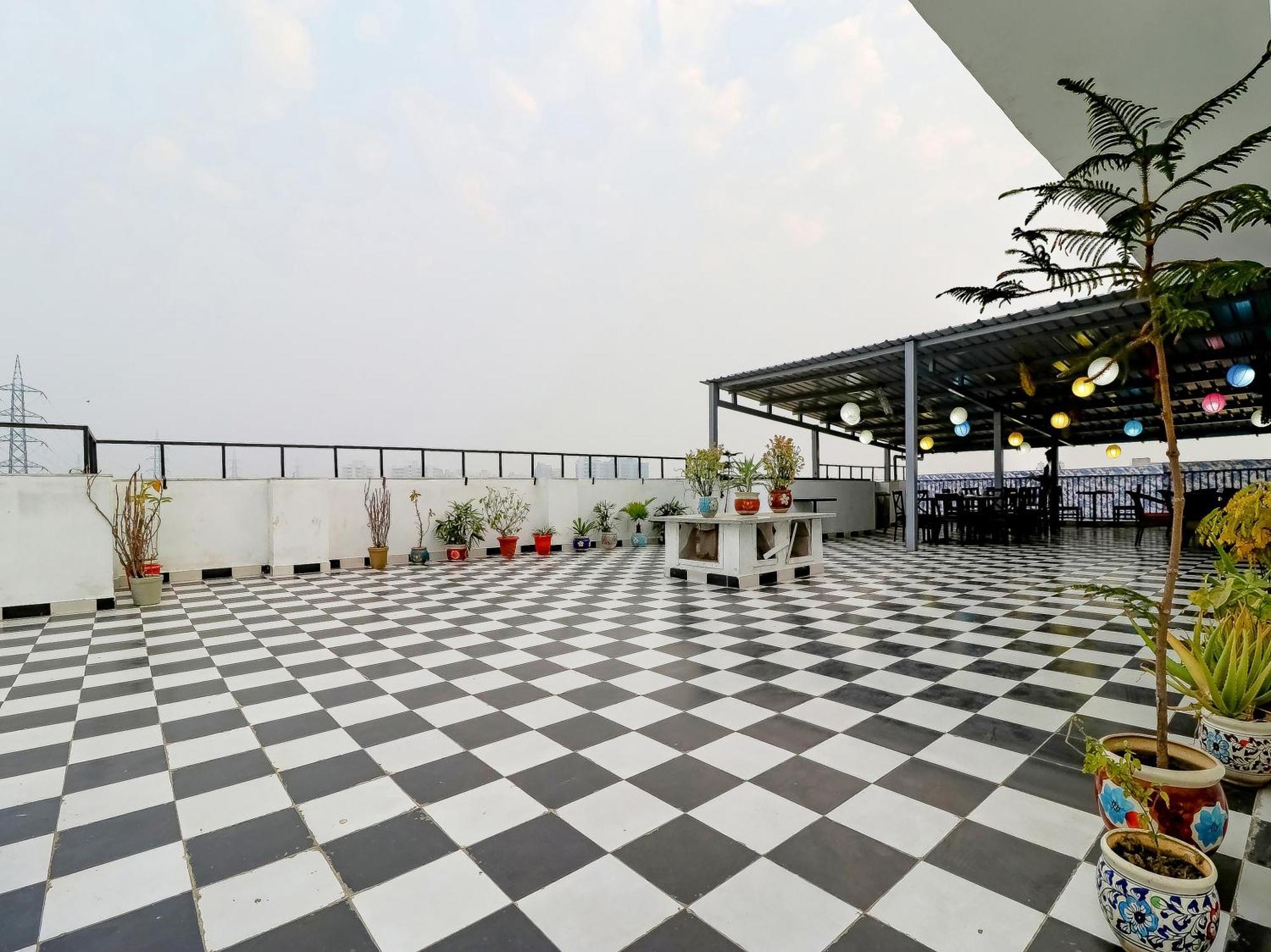 Treebo Rejoice 52 - 3Km From Huda City Metro Station Badshahpur Exterior photo